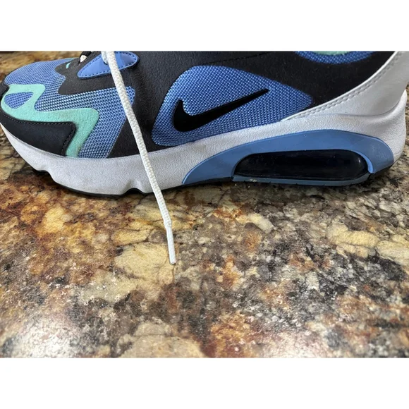 Nike Air Max 200 - Picture 10 of 13